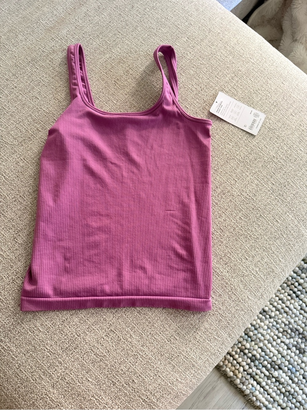 Athleta- RENEW SEAMLESS
SCOOP TANK
CAMISOLE